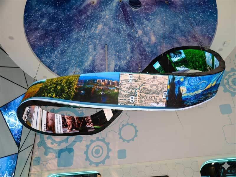 the Möbius strip at Liangping Science and Technology Museum