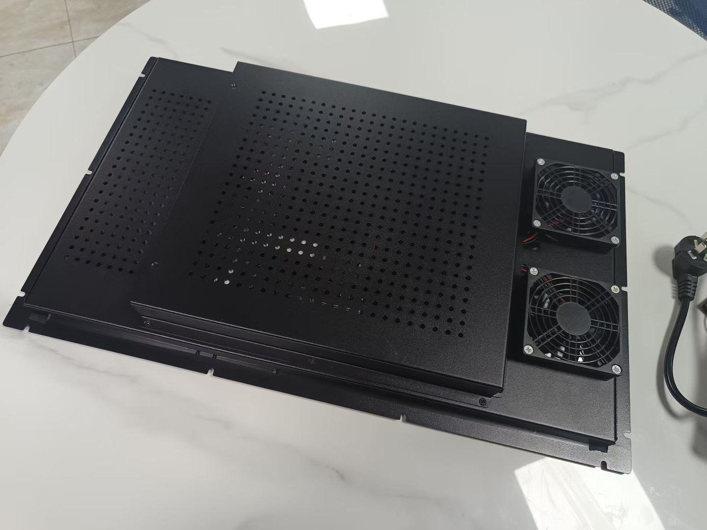 Rear enclosure and fan detail